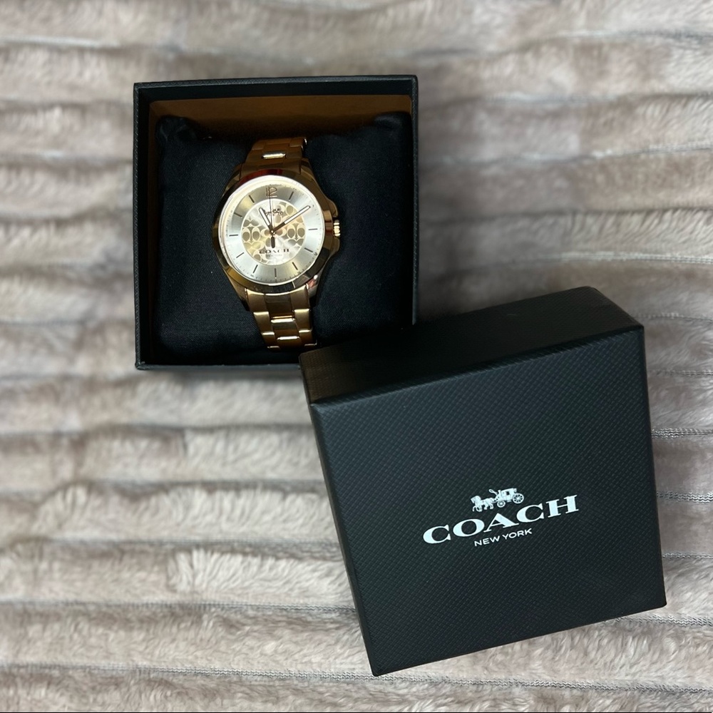 Rose 🌹 Gold Coach watch. Perfect to dress up or down for any occasion.